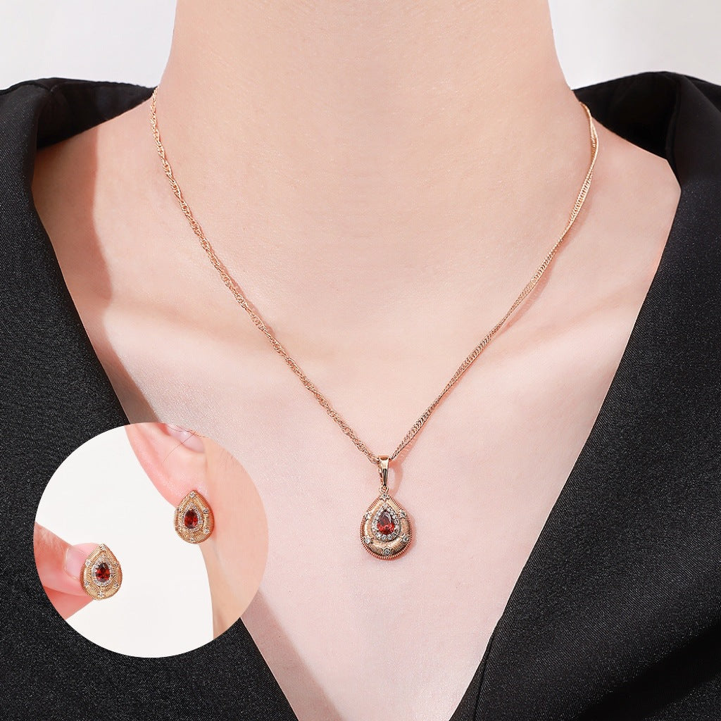The Light of Isis Jewelry Set